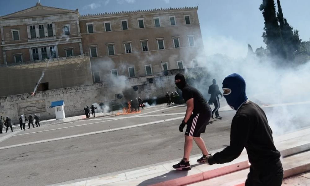 Συνελήφθησαν δύο αλλοδαποί στα επεισόδια κατά την πορεία των μαθητών